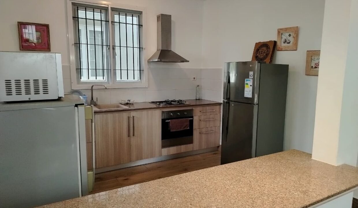 3-bedroom house to rent in Pereybere, gated residence with shared pool